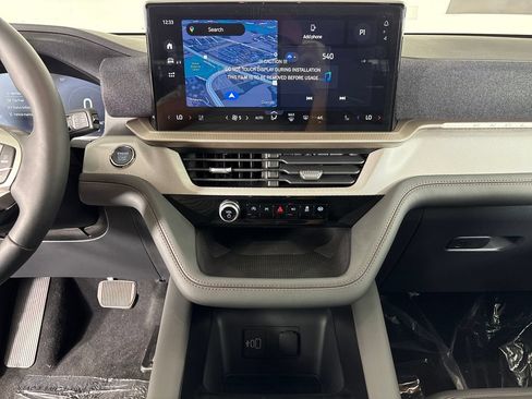 New 2026 Ford Explorer Active w/ Active Comfort Package RWD image 30