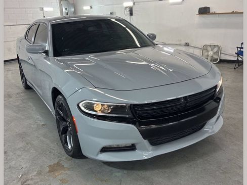 Used 2022 Dodge Charger SXT RWD image 1