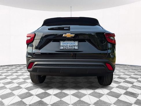 Used 2025 Chevrolet Trax LS FWD image 12