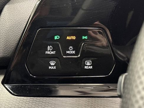 Used 2022 Volkswagen GTI SE image 25