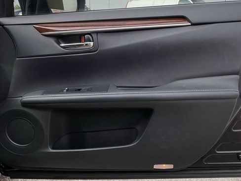 Used 2015 Lexus ES 350 w/ Premium Package FWD image 36