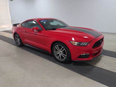 Used 2016 Ford Mustang Coupe RWD image 4