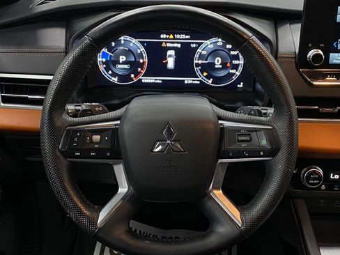 Used 2024 Mitsubishi Outlander SEL AWD/4WD image 14