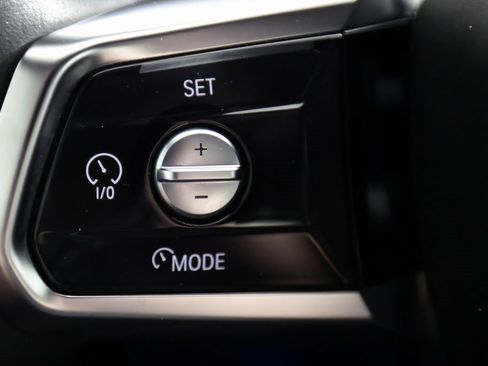 Used 2023 BMW i7 xDrive60 image 24