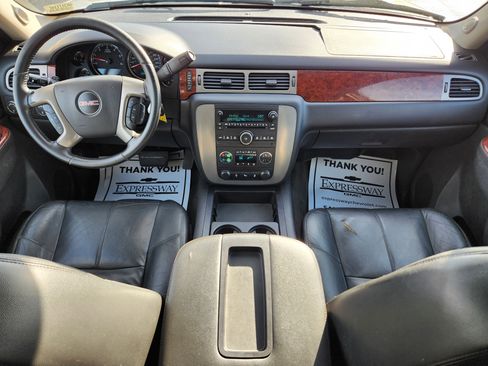 Used 2013 GMC Yukon XL SLT image 16