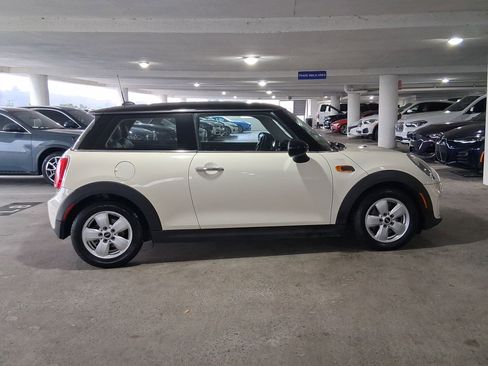 Used 2015 MINI Cooper 2-Door Hardtop image 7