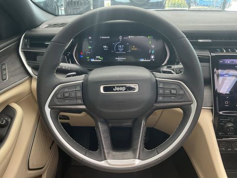 Used 2024 Jeep Grand Cherokee Limited 4xe image 11