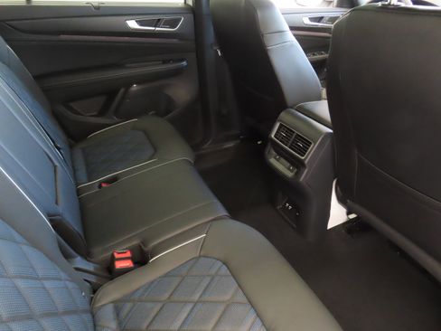 New 2026 Volkswagen Atlas Cross Sport SEL Premium R-Line image 25