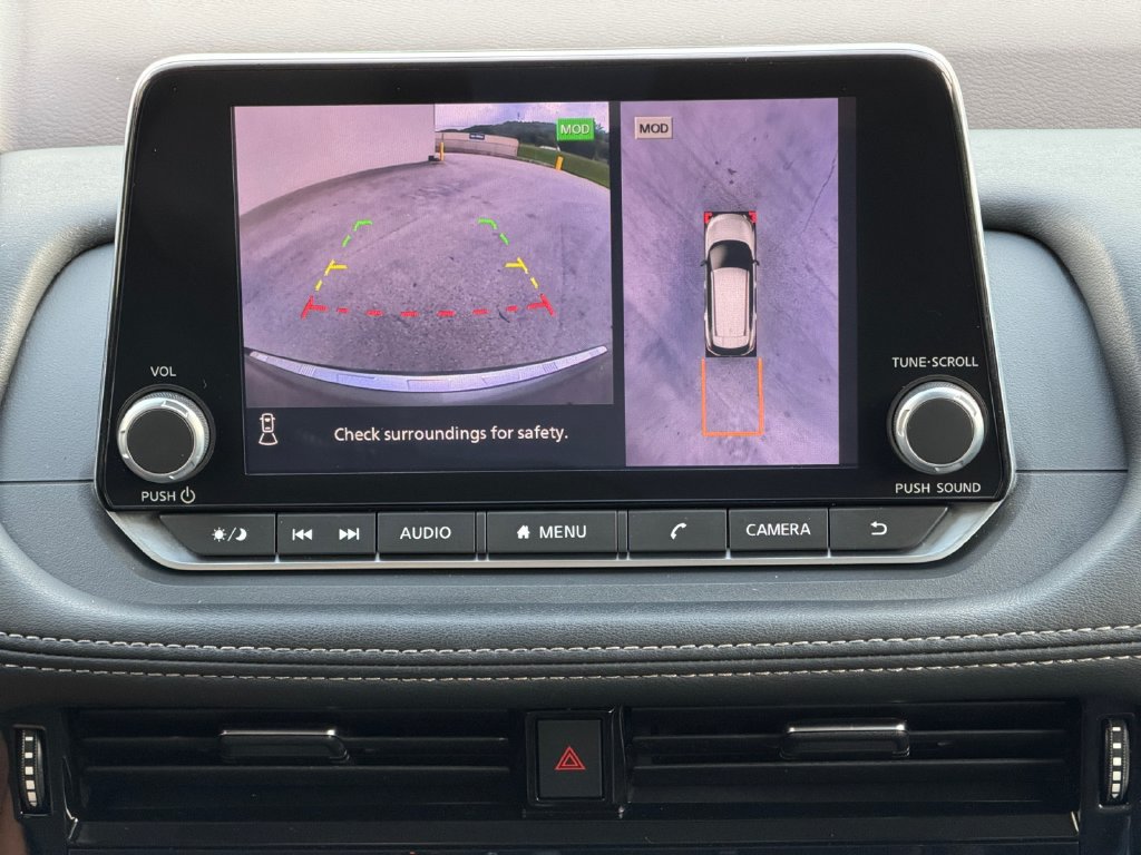 Used 2023 Nissan Rogue SL FWD image 12