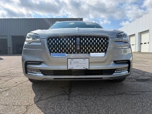 Used 2020 Lincoln Aviator Black Label Grand Touring w/ Class IV Trailer Tow Package AWD/4WD image 5