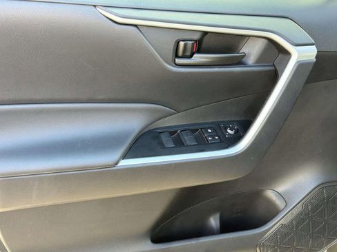 Certified 2025 Toyota RAV4 LE FWD image 23