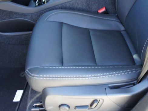 New 2025 Volvo XC40 B5 Core w/ Protection Package Premier image 21