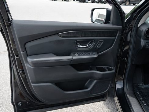Used 2023 Honda Pilot Elite image 17