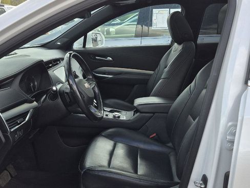 Used 2020 Cadillac XT4 Premium Luxury w/ Sun And Sound Package AWD/4WD image 6