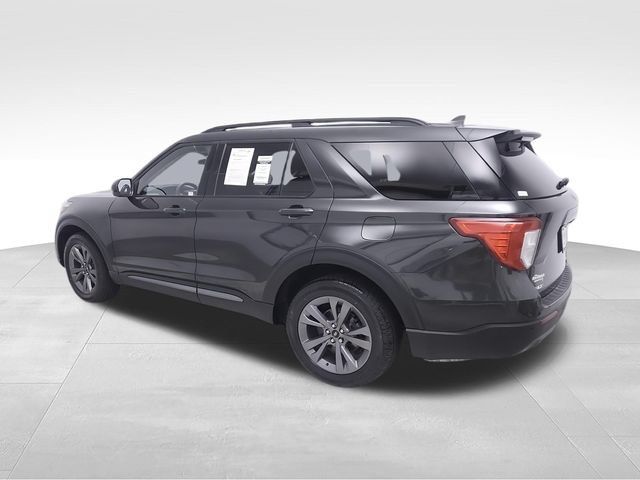 Used 2023 Ford Explorer XLT w/ Equipment Group 202A AWD/4WD image 6