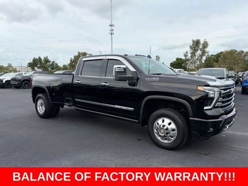 Used 2025 Chevrolet Silverado 3500 High Country w/ Technology Package AWD/4WD image 1