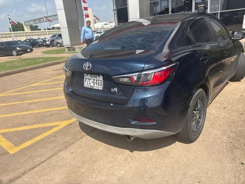 Used 2018 Toyota Yaris iA FWD image 2