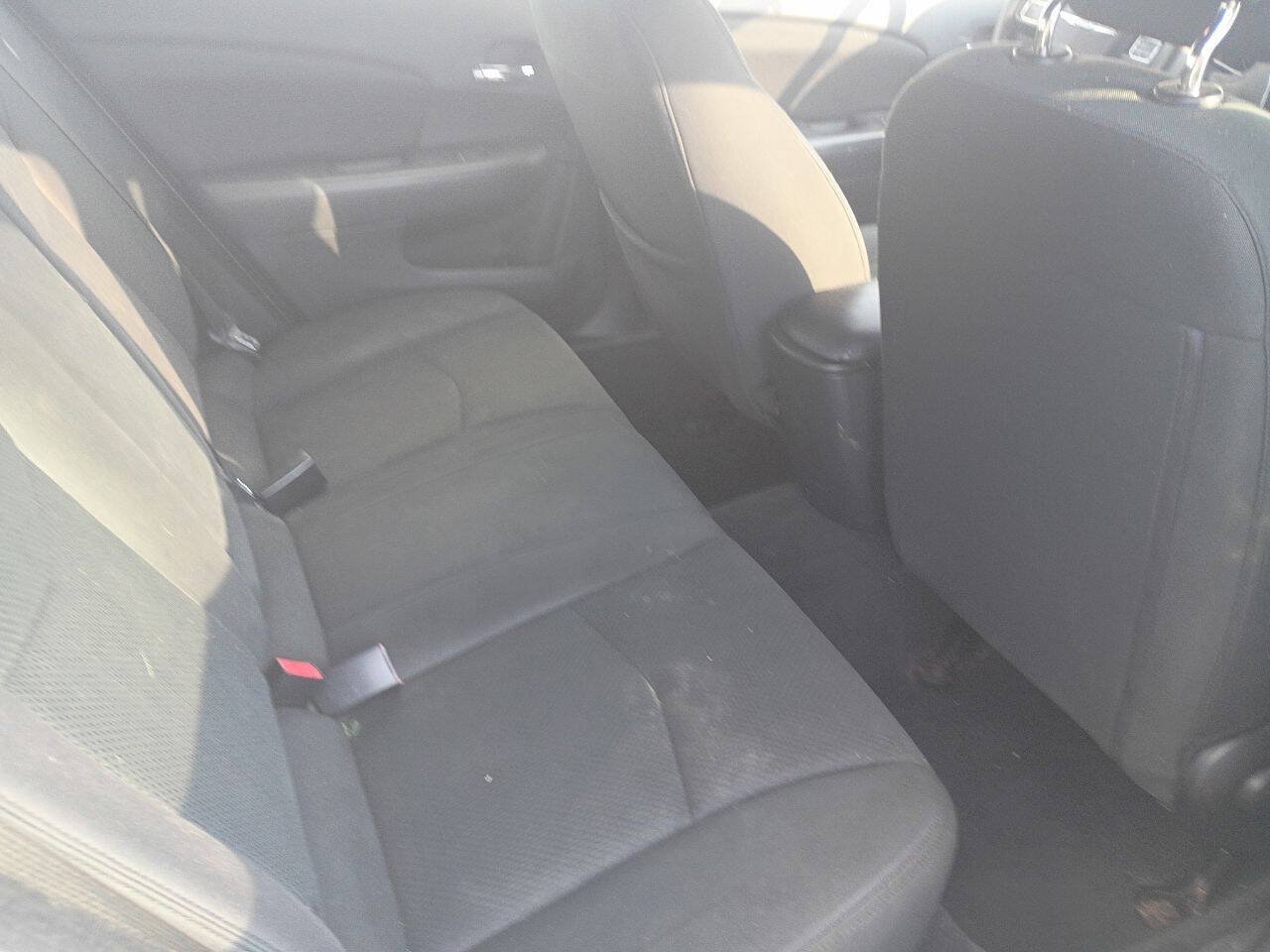 Used 2011 Chrysler 200 LX FWD image 9