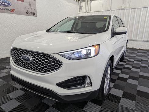 Used 2024 Ford Edge SEL w/ Convenience Package AWD/4WD image 3