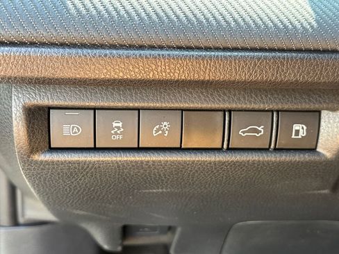 Used 2025 Toyota Camry SE image 34