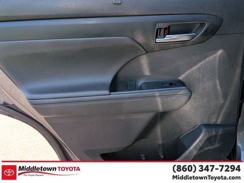 Certified 2024 Toyota Highlander XLE AWD/4WD image 28