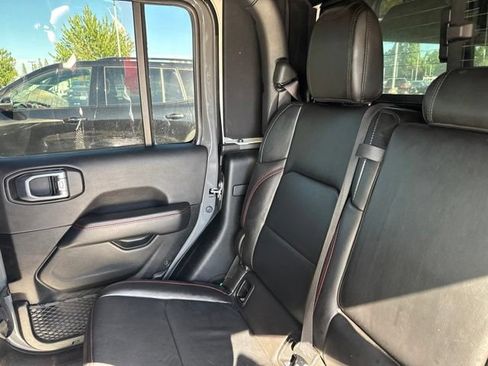 Used 2021 Jeep Gladiator Rubicon AWD/4WD image 16