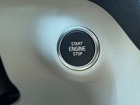 New 2026 Volvo XC40 B5 Ultra w/ Climate Package AWD/4WD image 19
