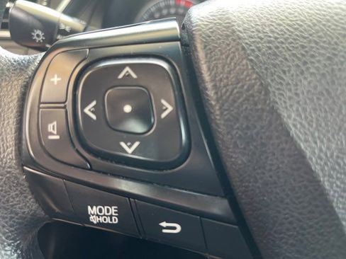 Used 2015 Toyota Camry LE FWD image 17