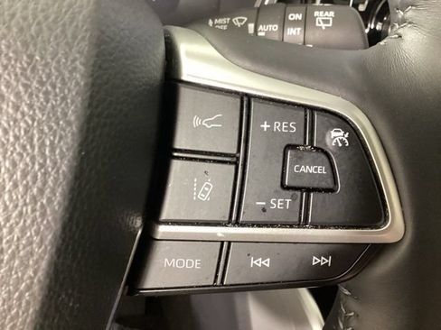 Used 2024 Toyota Highlander Platinum AWD/4WD image 24