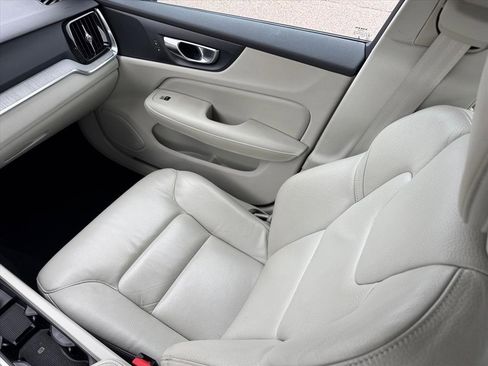 Used 2024 Volvo S60 B5 Plus image 18