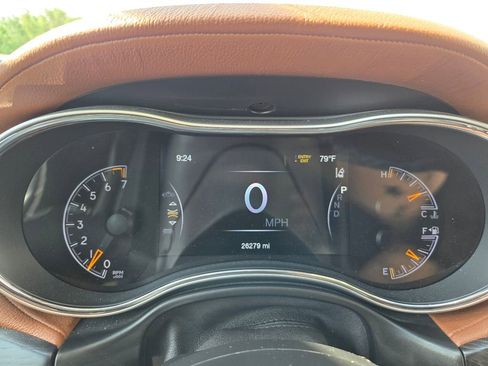 Used 2019 Jeep Grand Cherokee Summit AWD/4WD image 19
