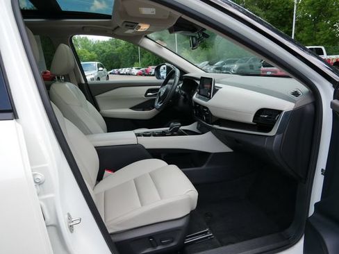 Used 2023 Nissan Rogue SL AWD/4WD image 8