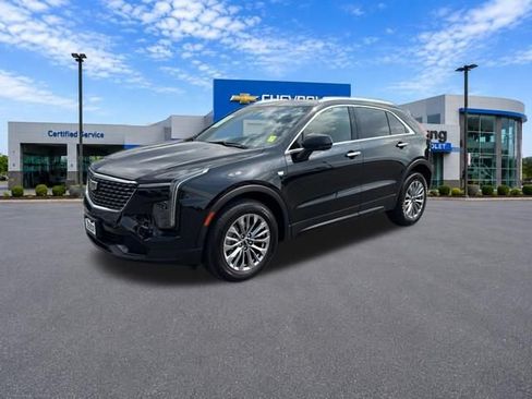 Used 2025 Cadillac XT4 Premium Luxury AWD/4WD image 3