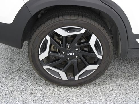 Used 2024 Kia Seltos SX w/ SX Sunroof Package AWD/4WD image 6