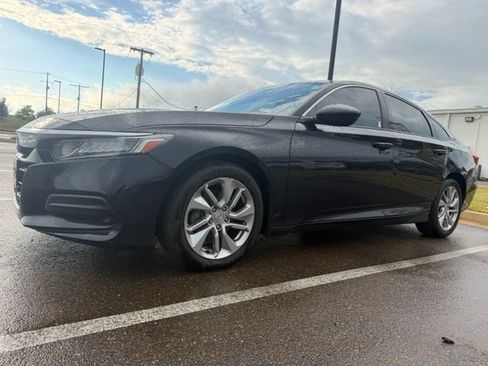 Used 2020 Honda Accord LX image 2