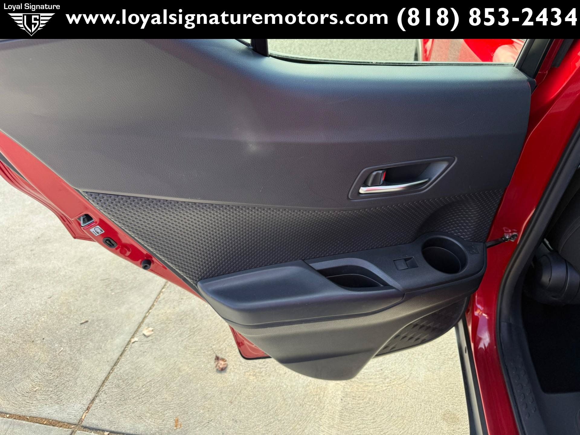 Used 2020 Toyota C-HR XLE FWD image 12