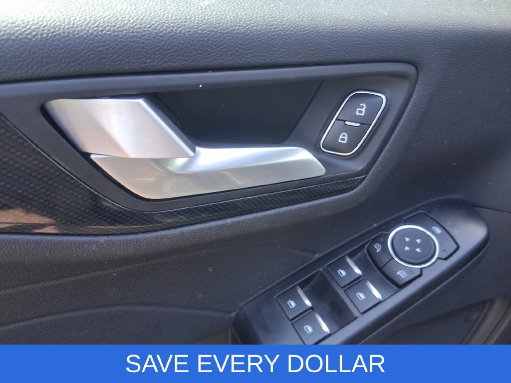 Used 2025 Ford Escape ST-Line w/ Tech Pack #1 FWD image 9