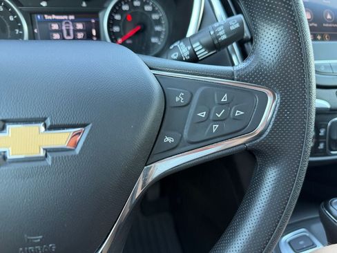Used 2021 Chevrolet Equinox LT AWD/4WD image 16
