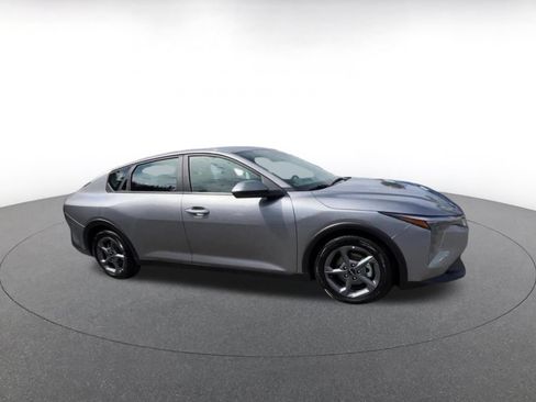 Used 2025 Kia K4 FWD image 2