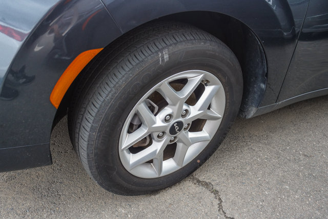 Used 2025 Kia Soul LX w/ LX Technology Package FWD image 7
