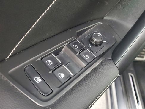 Used 2023 Volkswagen Tiguan SE R-Line image 16