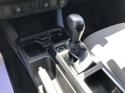 Certified 2023 Toyota Tacoma SR AWD/4WD image 24