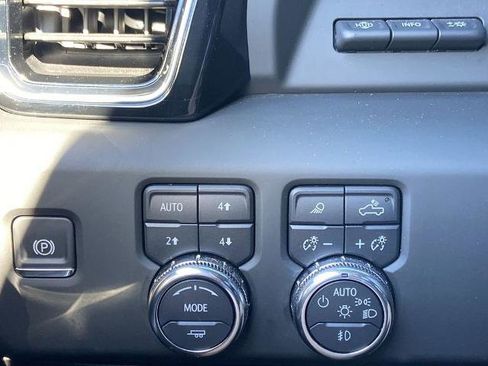 Used 2025 GMC Sierra 2500 Denali w/ Denali Reserve Package image 14