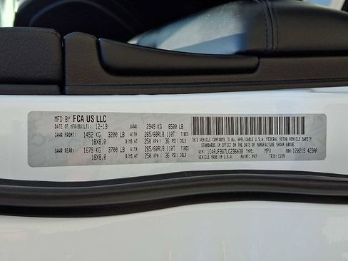 Used 2020 Jeep Grand Cherokee Limited AWD/4WD image 28