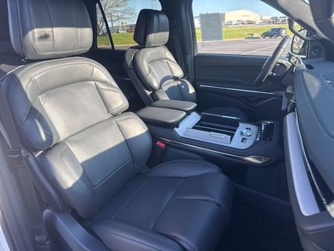 New 2026 Lincoln Navigator Reserve AWD/4WD image 12