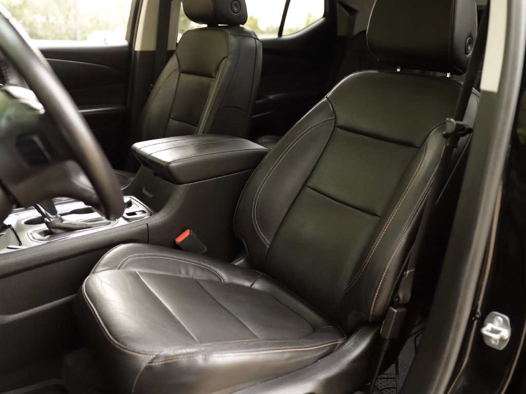 Used 2020 Chevrolet Traverse Premier w/ Redline Edition FWD image 24