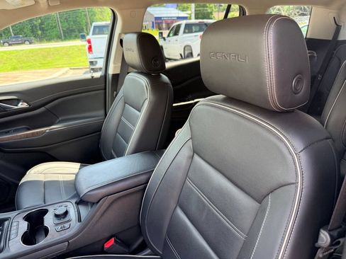 Used 2020 GMC Acadia Denali w/ Technology Package FWD image 20