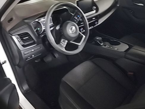 Used 2023 Nissan Rogue SV FWD image 7