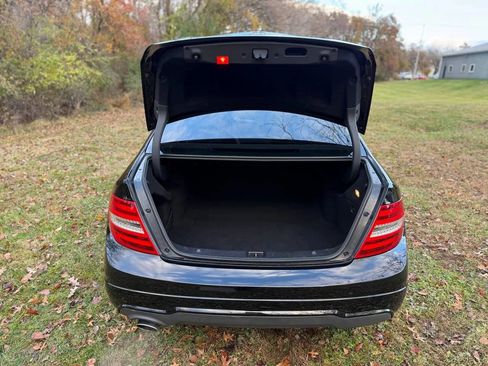Used 2012 Mercedes-Benz C 250 Sedan w/ Comand Single Disc Pkg image 8