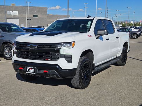 Used 2025 Chevrolet Silverado 1500 LT Trail Boss w/ Convenience Package II AWD/4WD image 8
